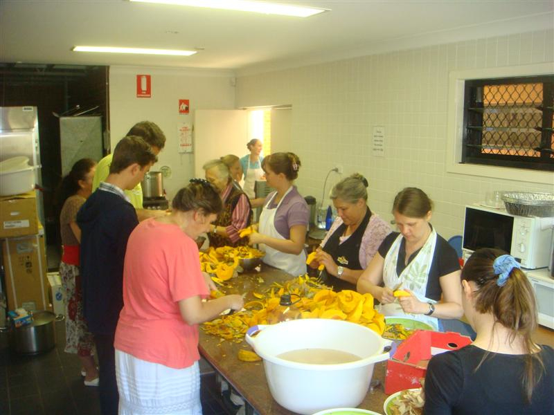 Cooking for homeless 22 3 09 006 (Medium).jpg